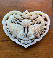Load image into Gallery viewer, Carved Jade Old Focal Bead of Kissing Fish