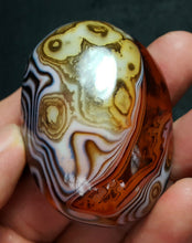 Load image into Gallery viewer, Banded Agate Gallet with amazing patterning