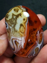 Load image into Gallery viewer, Banded Agate Gallet with amazing patterning