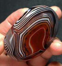 Load image into Gallery viewer, Banded Agate Gallet with amazing patterning