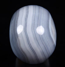 Load image into Gallery viewer, Gray Banded Agate Skull