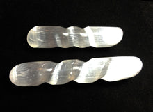 Load image into Gallery viewer, Selenite Crystal Spiral Massage Wand
