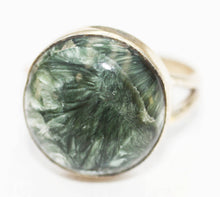 Load image into Gallery viewer, Siberian Seraphinite Ring Size 7 Ring - stone of angels and joy