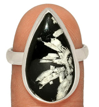 Load image into Gallery viewer, Chrysanthemum Stone Ring Size 8