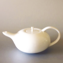 Load image into Gallery viewer, Porcelain Teapot - hand made fine Blanc de Chine