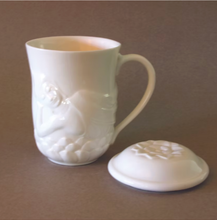 Load image into Gallery viewer, White Porcelain Buddha Mug with Lotus Lid Reclining Buddha
