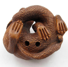Load image into Gallery viewer, Chameleon Mom and Baby Boxwood Netsuke Bead