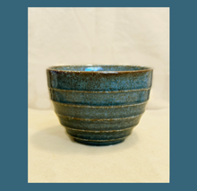 Load image into Gallery viewer, Japanese Wan Bowl in Yomogi Green Glaze