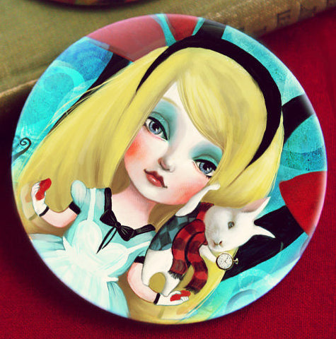 Alice Pocket Mirror 3 inches big and lightweight!