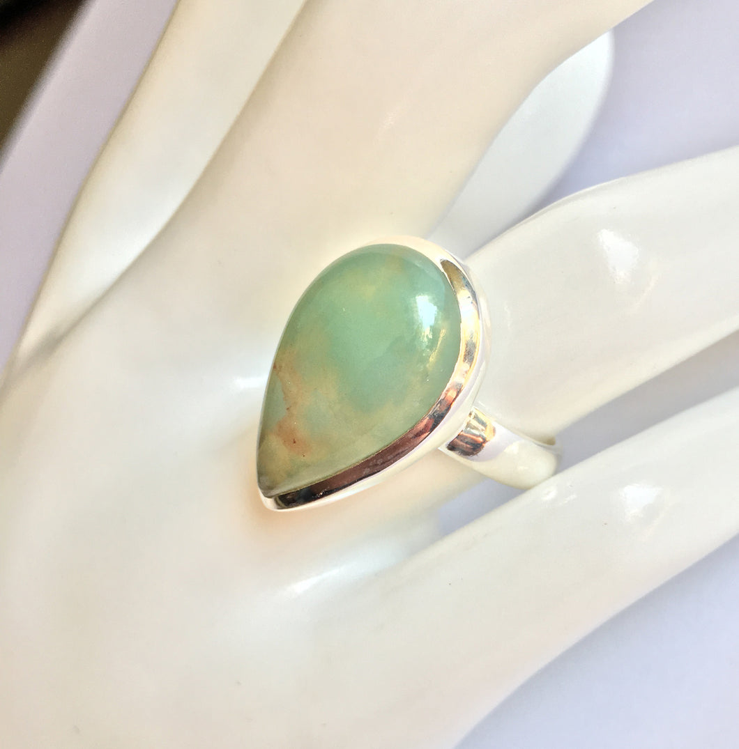 Aqua Chalcedony Ring in pear shape in ring size 8.5