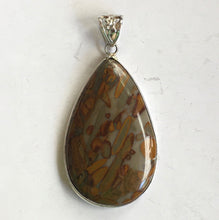 Load image into Gallery viewer, Bamboo Stone Pendant