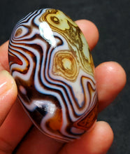 Load image into Gallery viewer, Banded Agate Gallet with amazing patterning