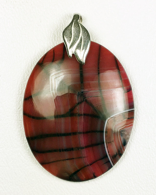 Dragon Veins Agate pendant in dramatic oval with silver bail