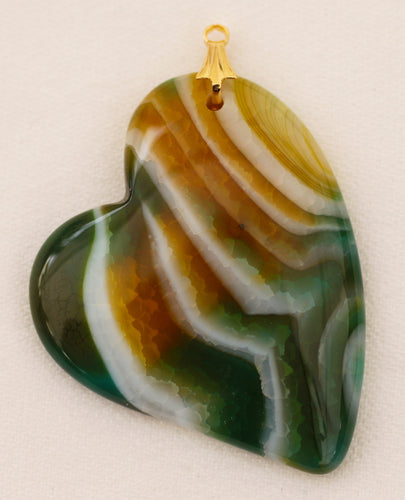 Dragon Veins Agate Pendant Lovers Heart in Green and Gold