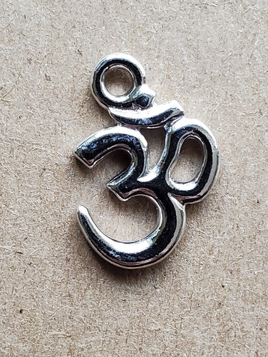 Om Silver Charm