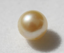 Load image into Gallery viewer, Japanese Akoya Cultured Saltwater White Pearl - Not irradiated or Dyed - Healing Properties Retained