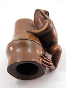 Frog on bamboo reed boxwood Netsuke figures bead