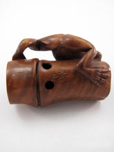 Load image into Gallery viewer, Frog on bamboo reed boxwood Netsuke figures bead