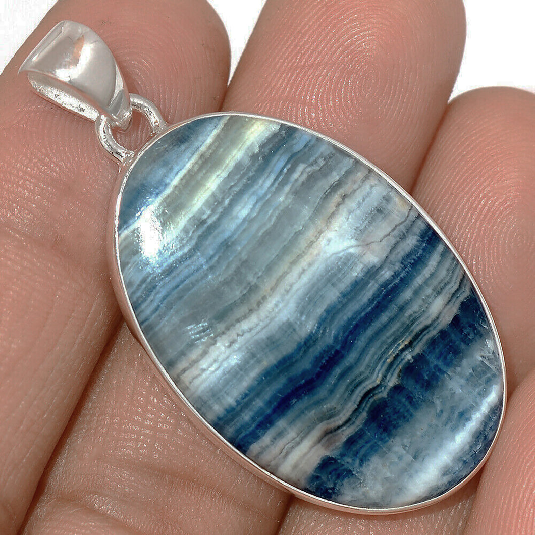 Blue Scheelite Pendant from Turkey with exceptional banding
