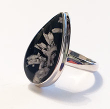 Load image into Gallery viewer, Chrysanthemum Stone Ring Size 8