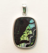Load image into Gallery viewer, Butterfly Wing Pendant Green Banded Urania Leilus Medium Rectangle