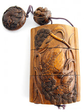 Load image into Gallery viewer, Chicken Motif Carved Boxwood Geisha Inro Box