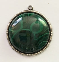 Load image into Gallery viewer, Malachite pendant with Bull&#39;s Eye in round silver plated frame - vintage piece