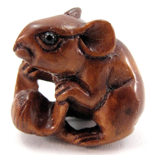 Mouse bead Boxwood Ojime Bead of mouse with a nut